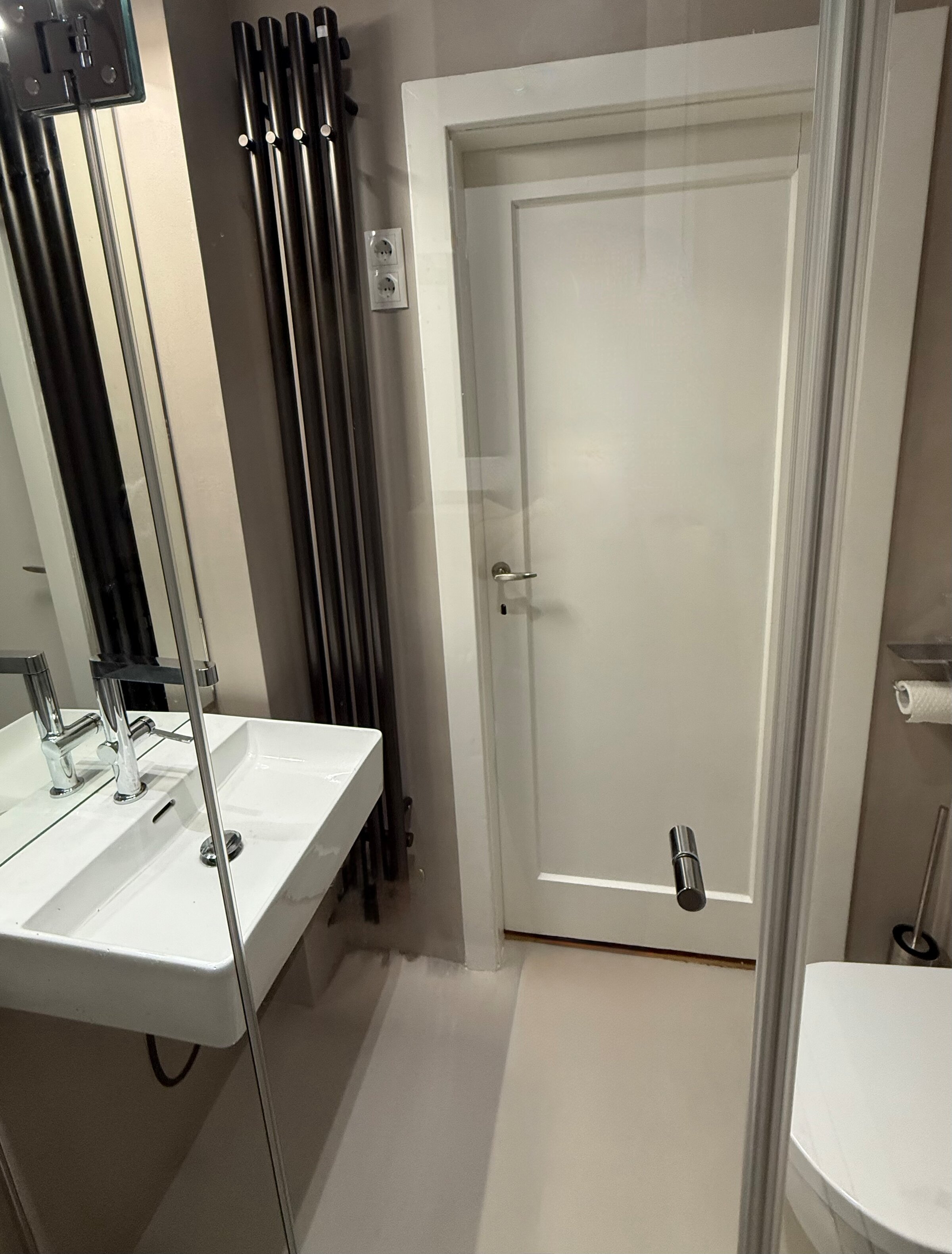 Modern Bathroom