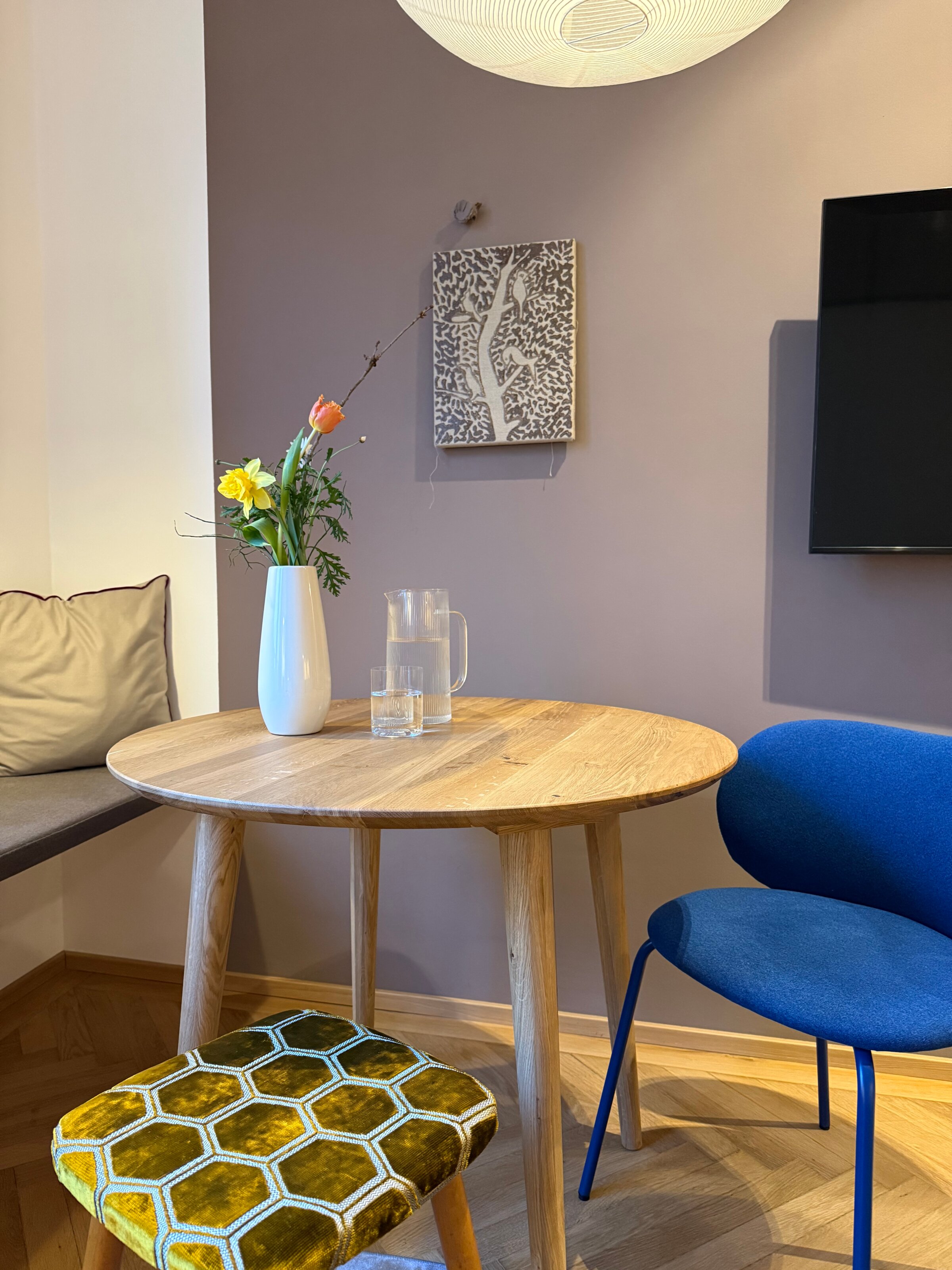 Living Room/Bed Room