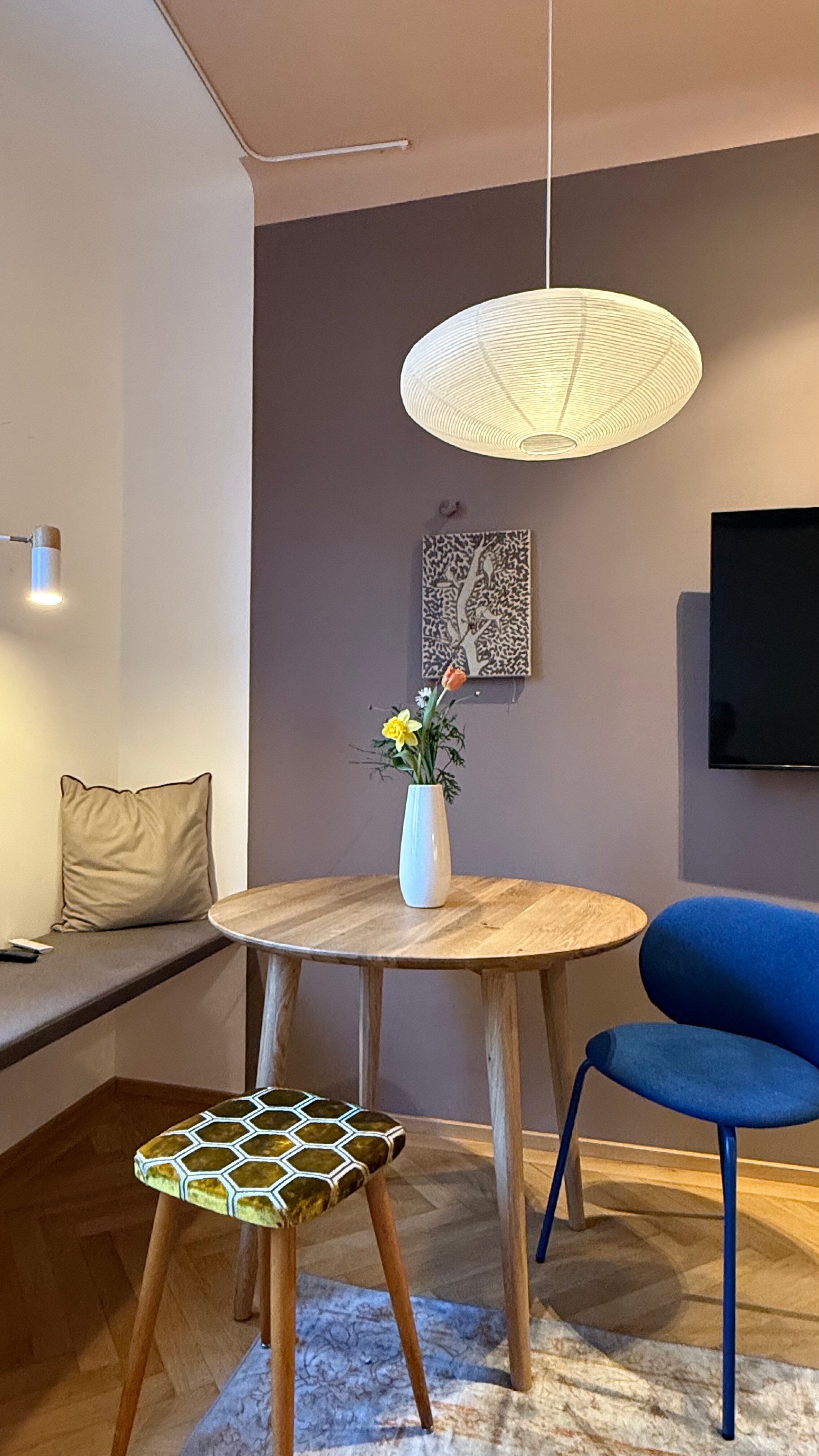 Living Room/Bed Room