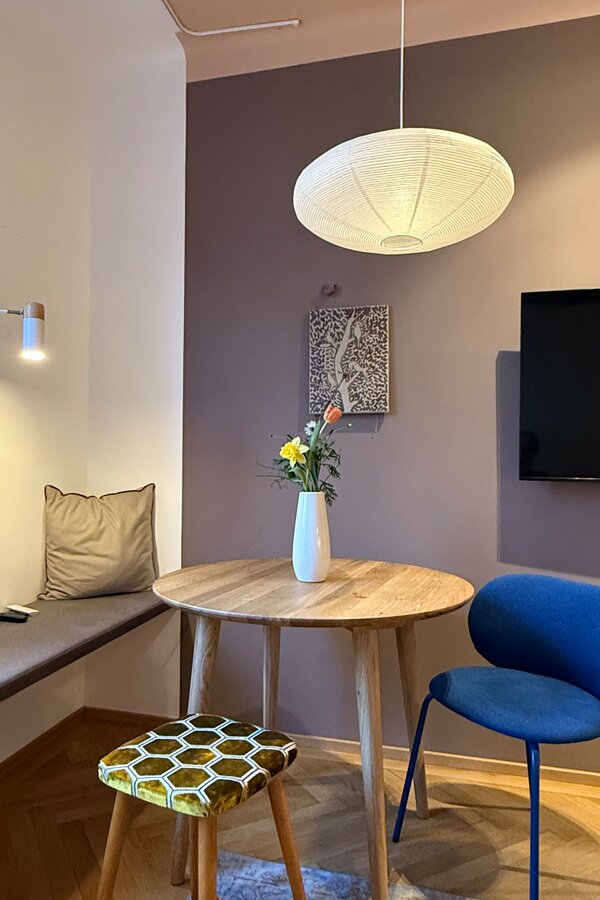 Living Room/Bed Room