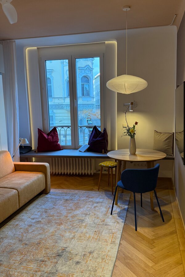 Living Room/Bed Room