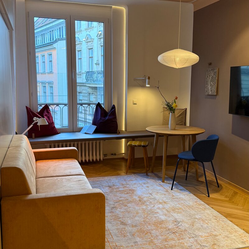 Living Room/Bed Room