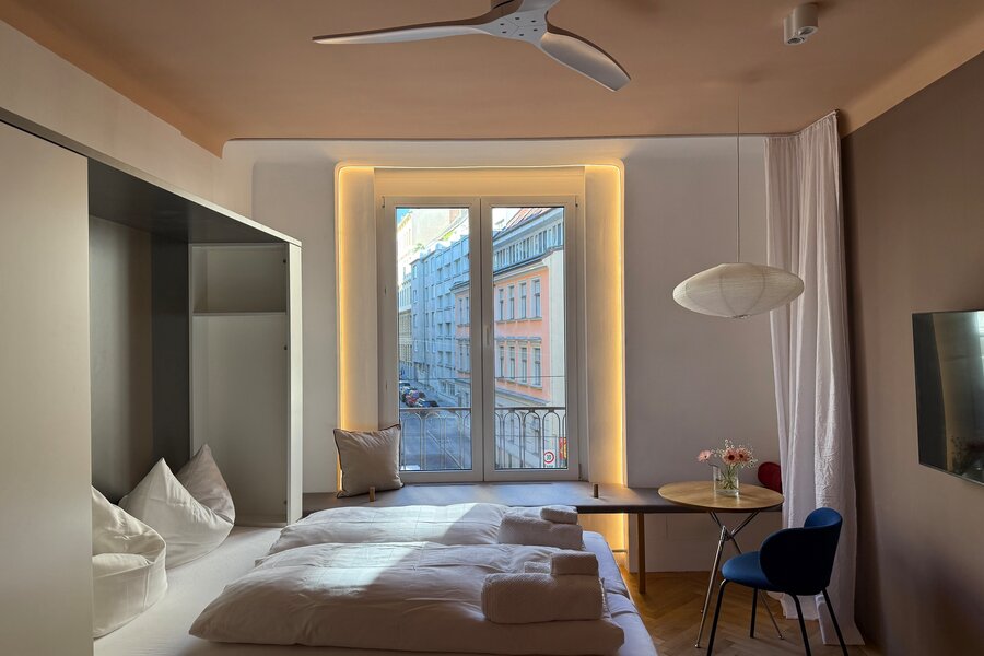 Sleep Living Room With Murphy Bed And Fan 