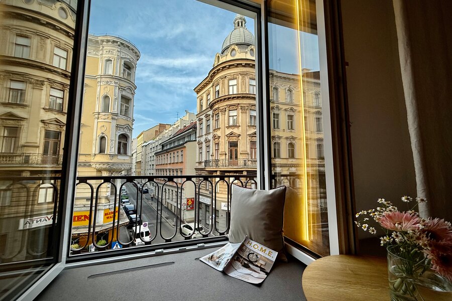 Window Sill With Seating Function 