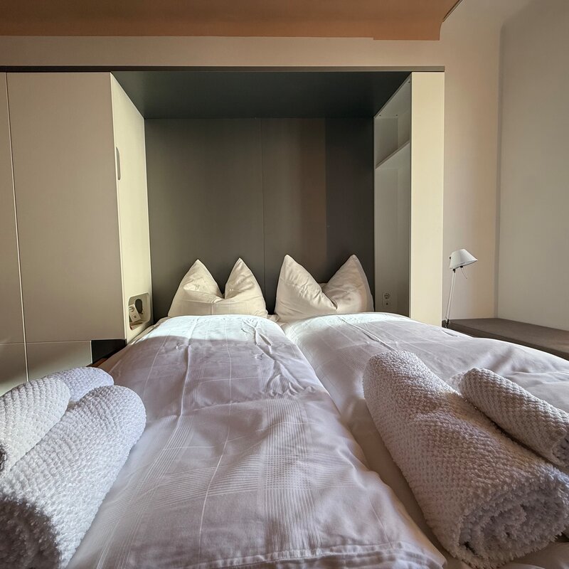 Queen Size Bed With Down Bedding 