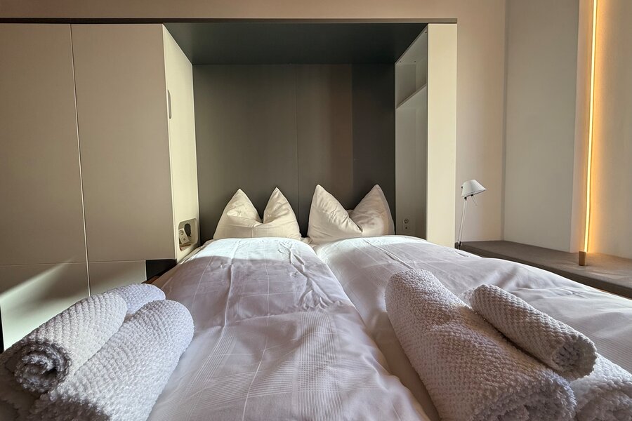 Queen Size Bed With Down Bedding 