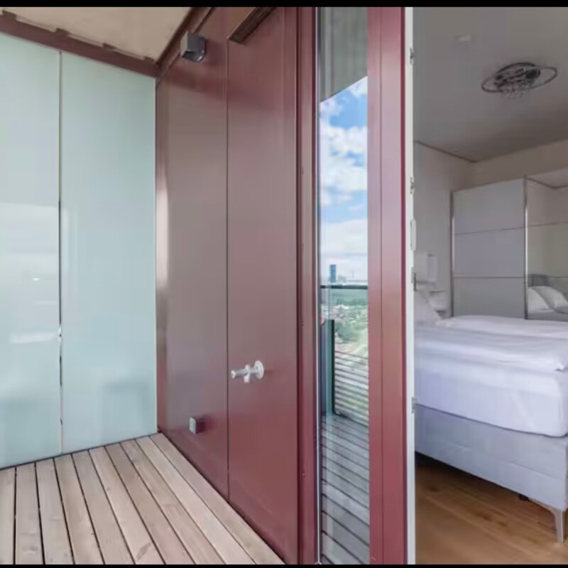 mit direkter Balkontüre