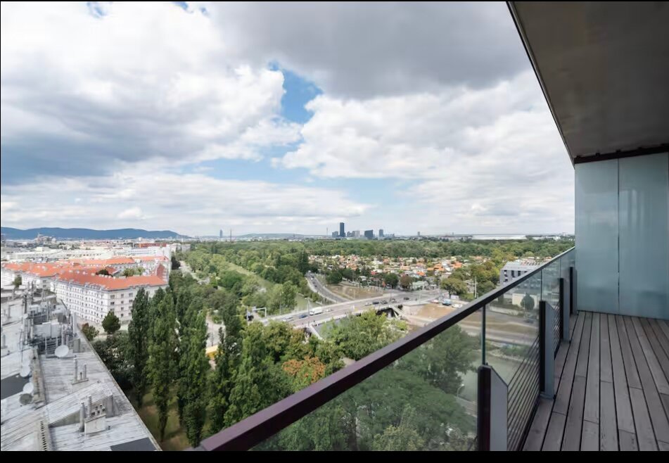 Blick über Wien vom Balkon  in Richtung Prater