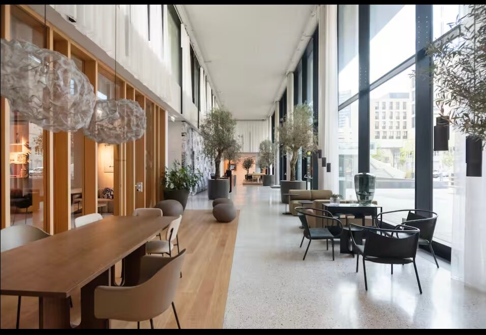 Eingang in den Triiiple Tower