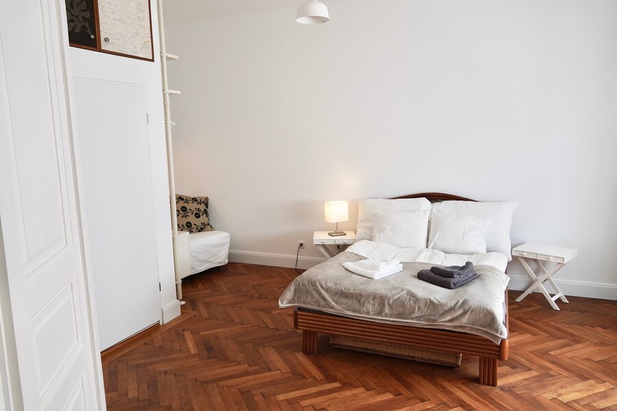 Reading corner and pull-out reclining chair | © LO