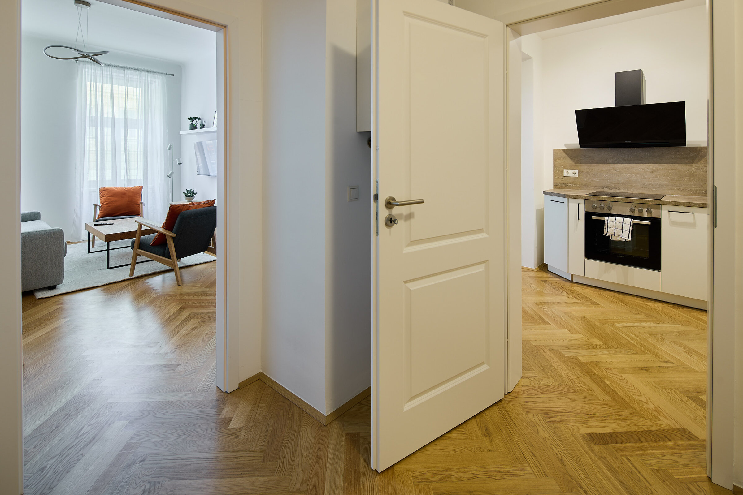 Vorraum Blick zur Küche/zum Wohnzimmer