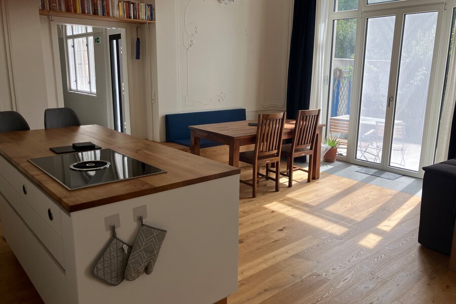 Overview kitchen and dining