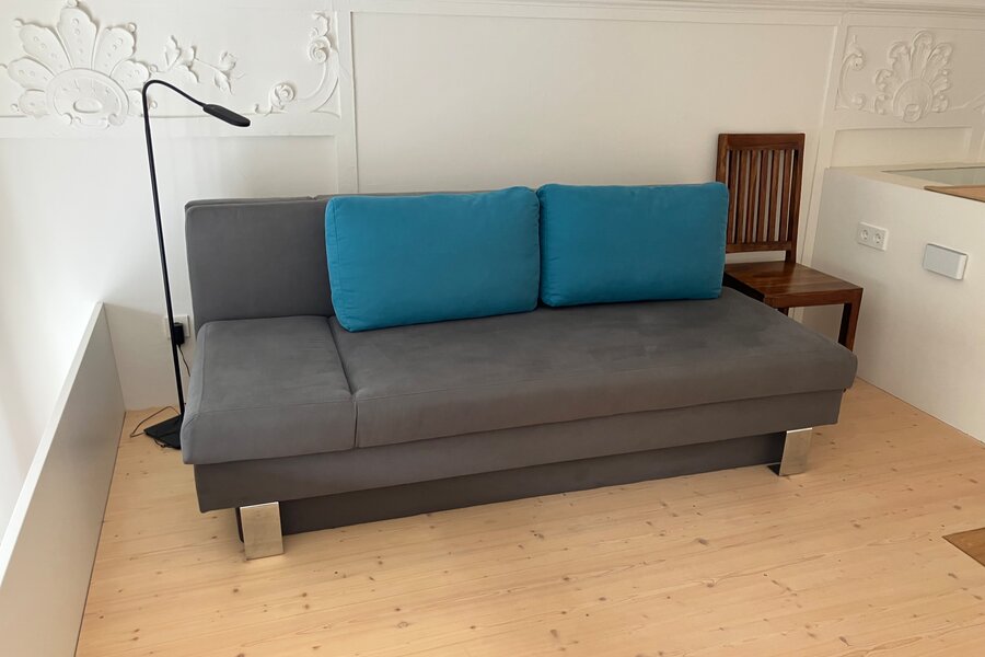 Empore mit Schlafsofa