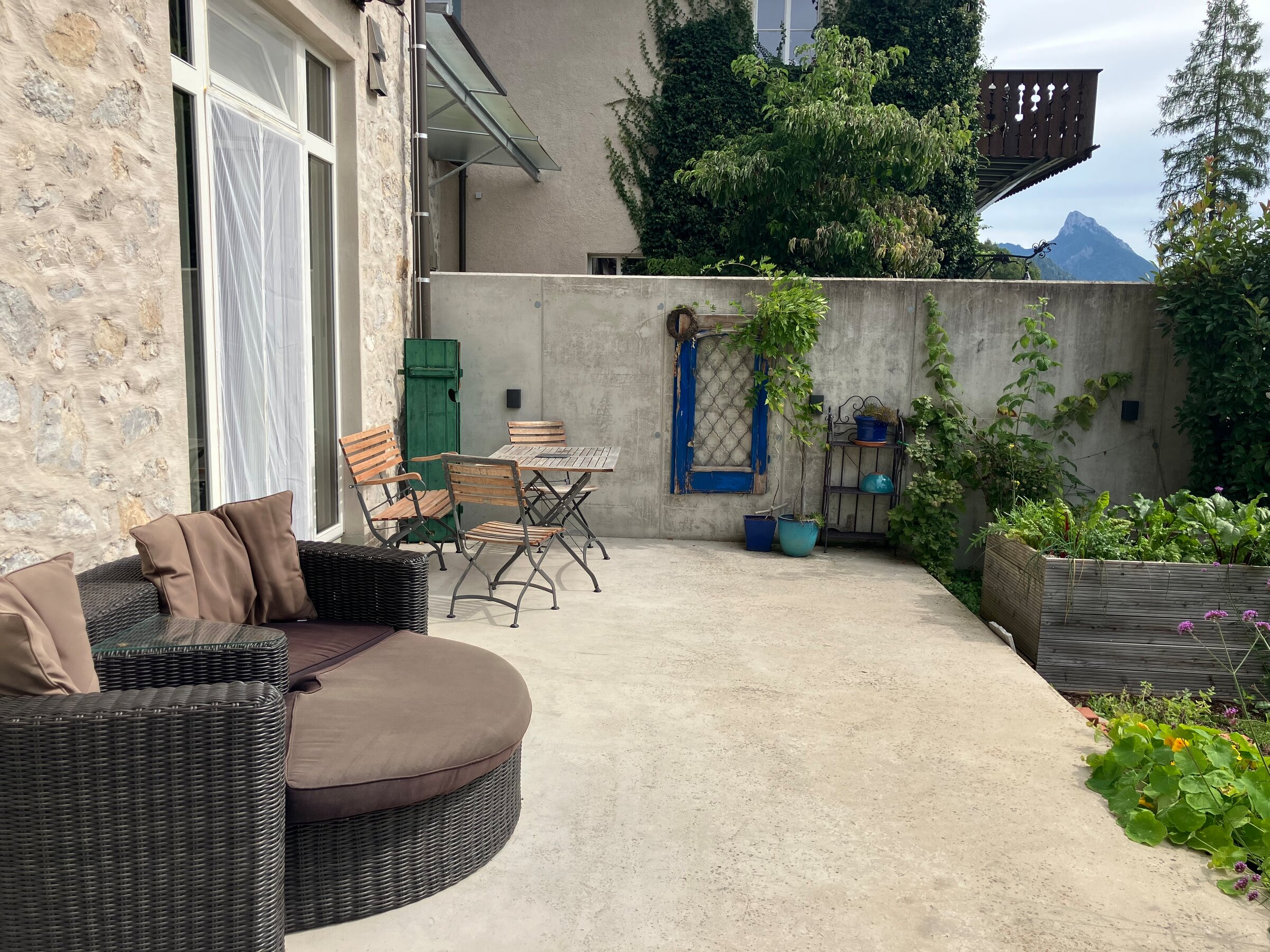 Terrasse mit Liegesofa