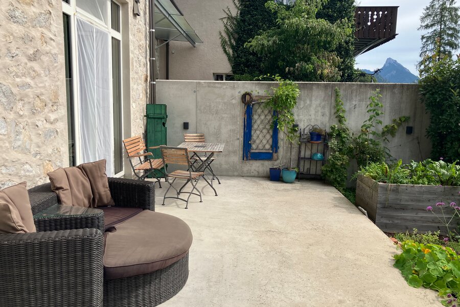 Terrasse mit Liegesofa