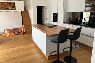 Helle gemütliche Loft-Wohnung mit Garten