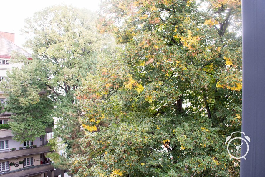 Grüner Innenhof | © Kurzzeitmiete