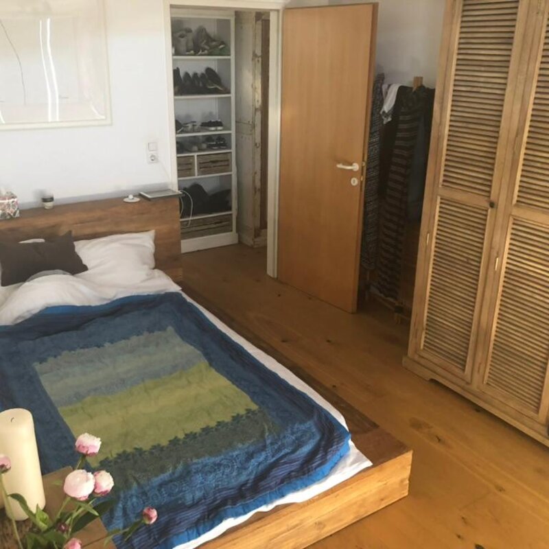 with large wardrobe and chest of drawers | © Karin Hollenstein