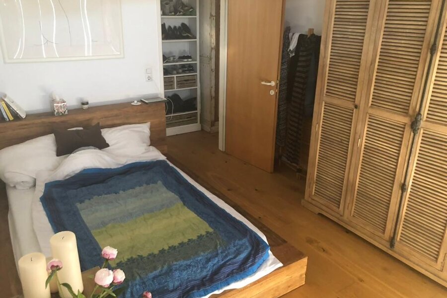 with large wardrobe and chest of drawers | © Karin Hollenstein