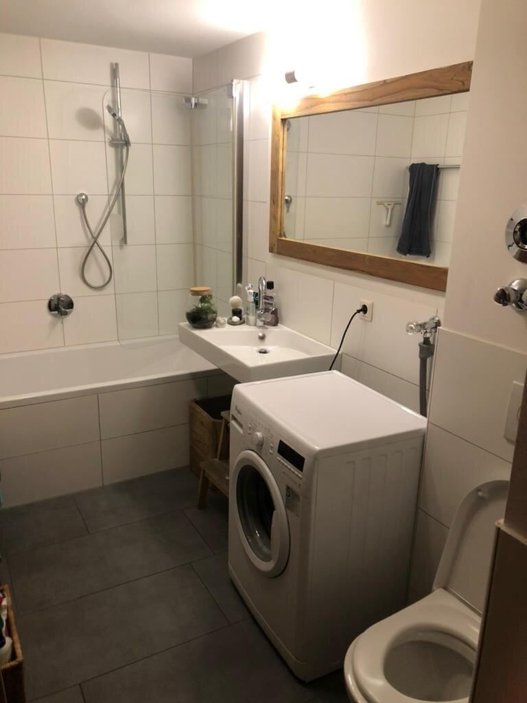 with tub and washing machine | © Karin Hollenstein