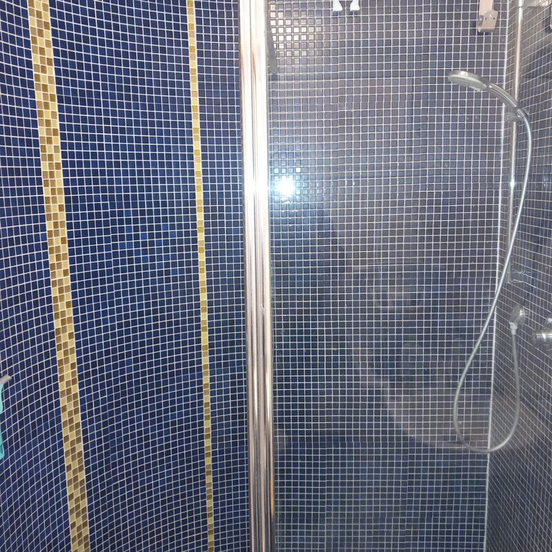 Badezimmer-Dusche