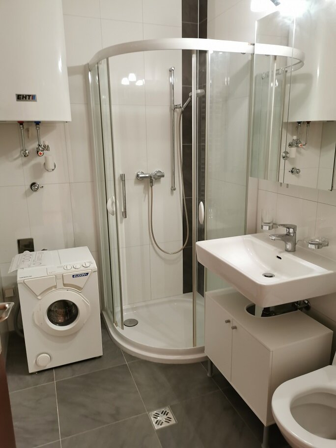 Bathroom, Shower and Toilette