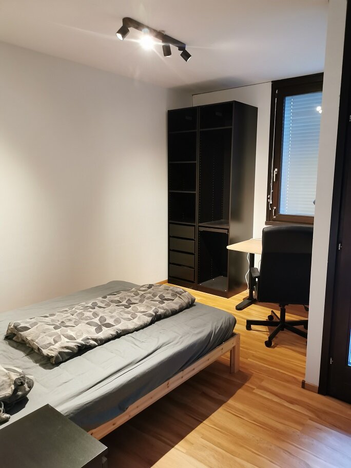 Schlafzimmer & Schreibtisch