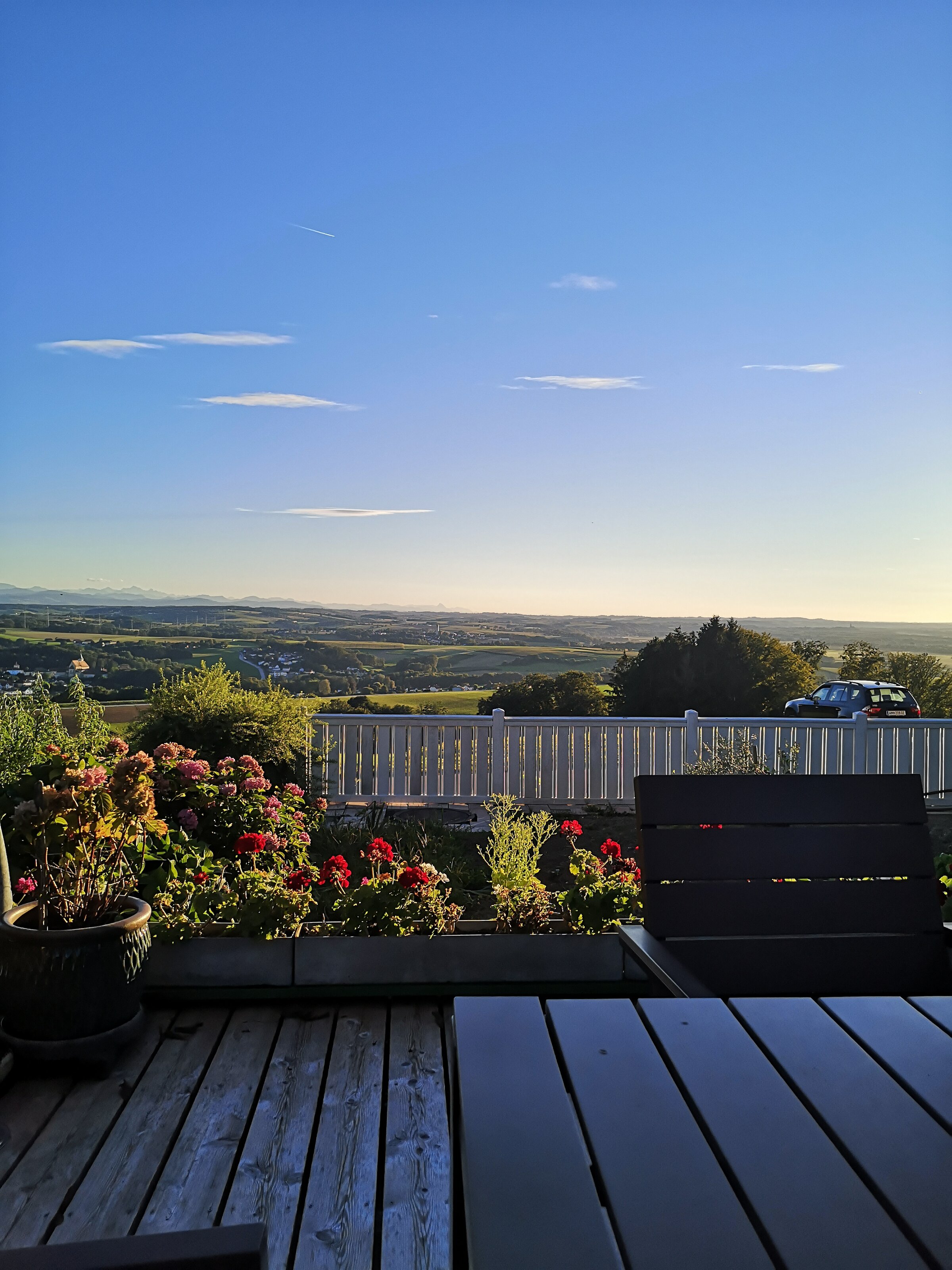 Sunny terrace with panoramic view – 1-room apartment for short-term rental & temporary housing for 1 to 6 months in Ardagger