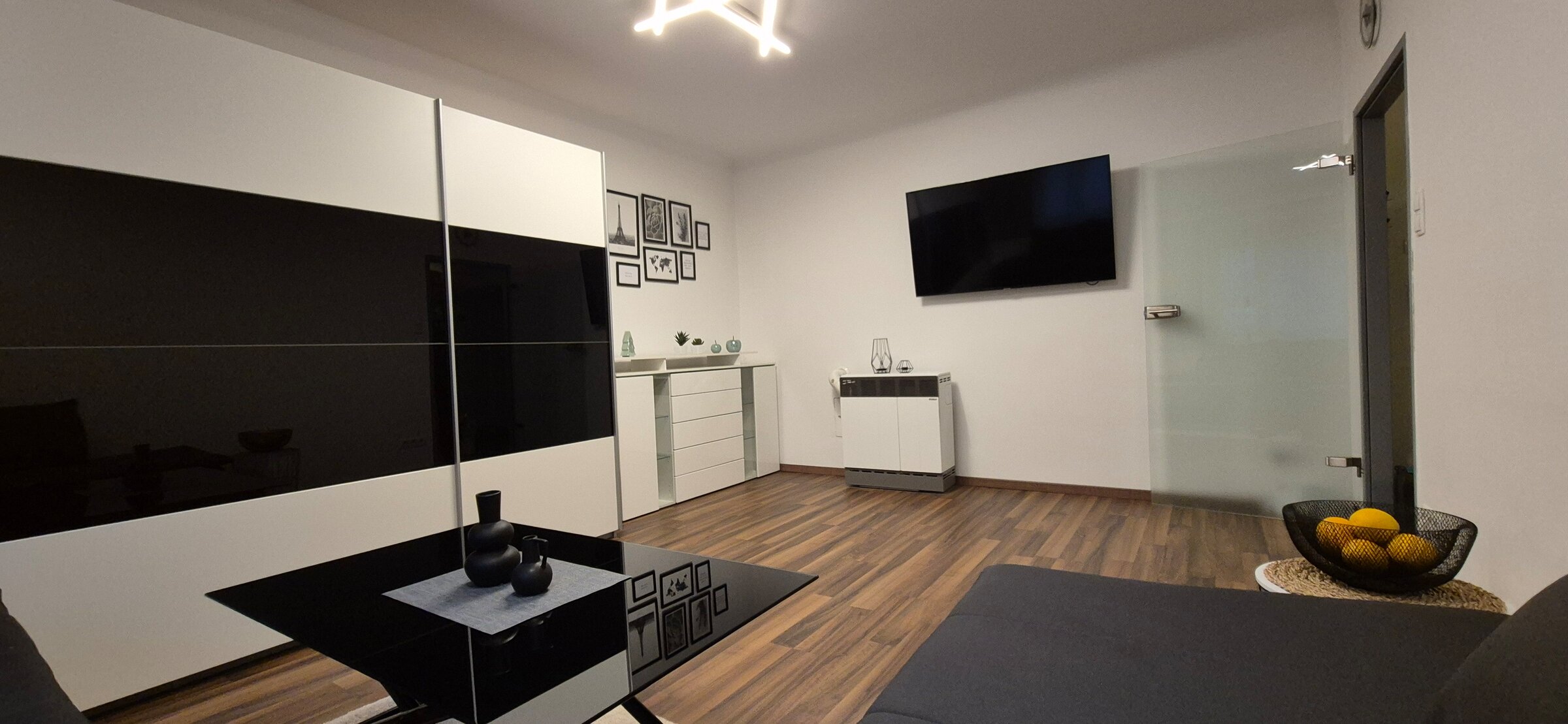 Wohn- / Schlafzimmer III