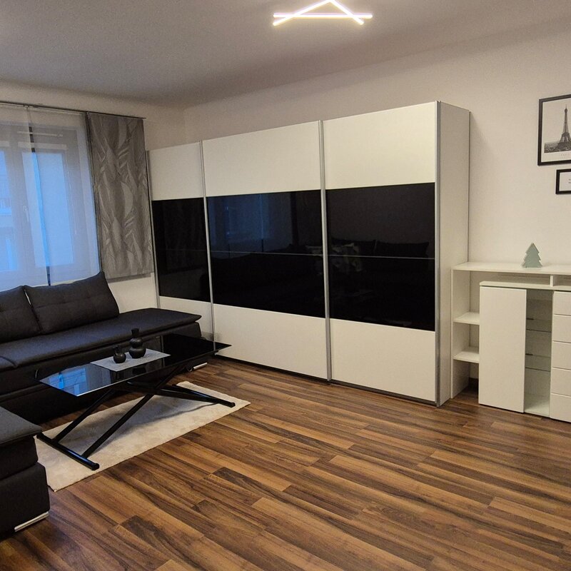 Wohn- / Schlafzimmer II