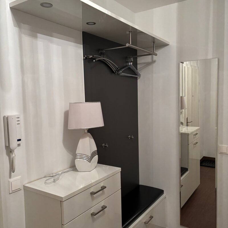 Garderobe im Vorraum | © Verena Bauer