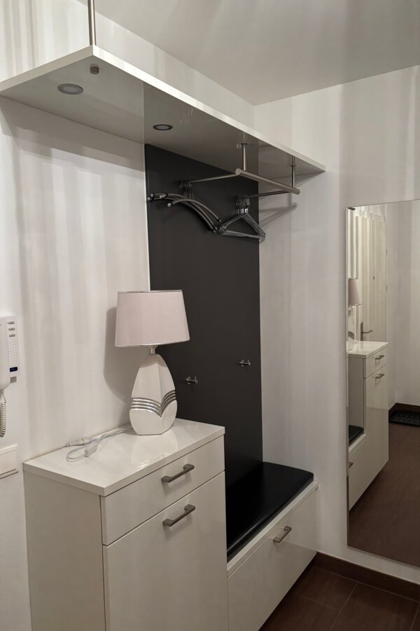 Garderobe im Vorraum | © Verena Bauer