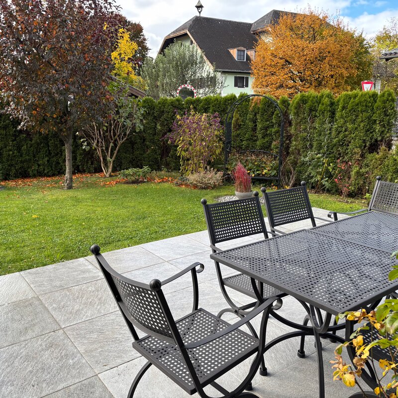 Terrasse mit Garten | © Verena Bauer