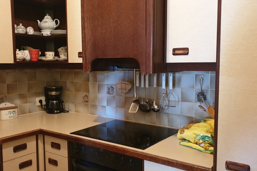 Küche mit Vorratsraum