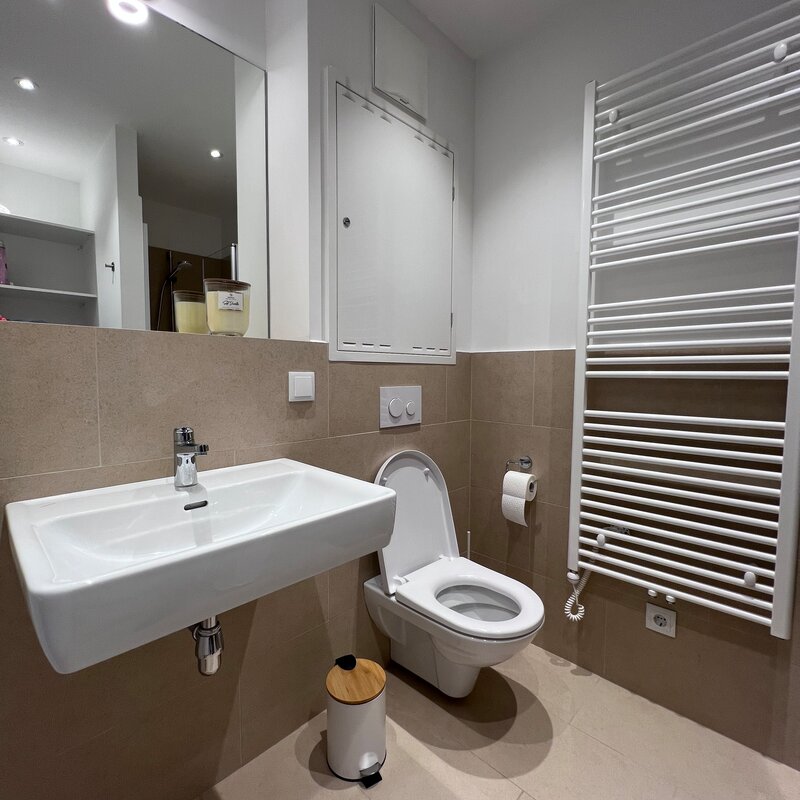 Bathroom/toilet