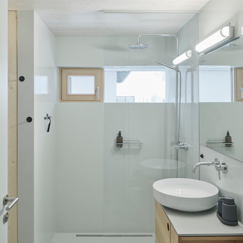 Badezimmer mit Dusche | © David Schreyer