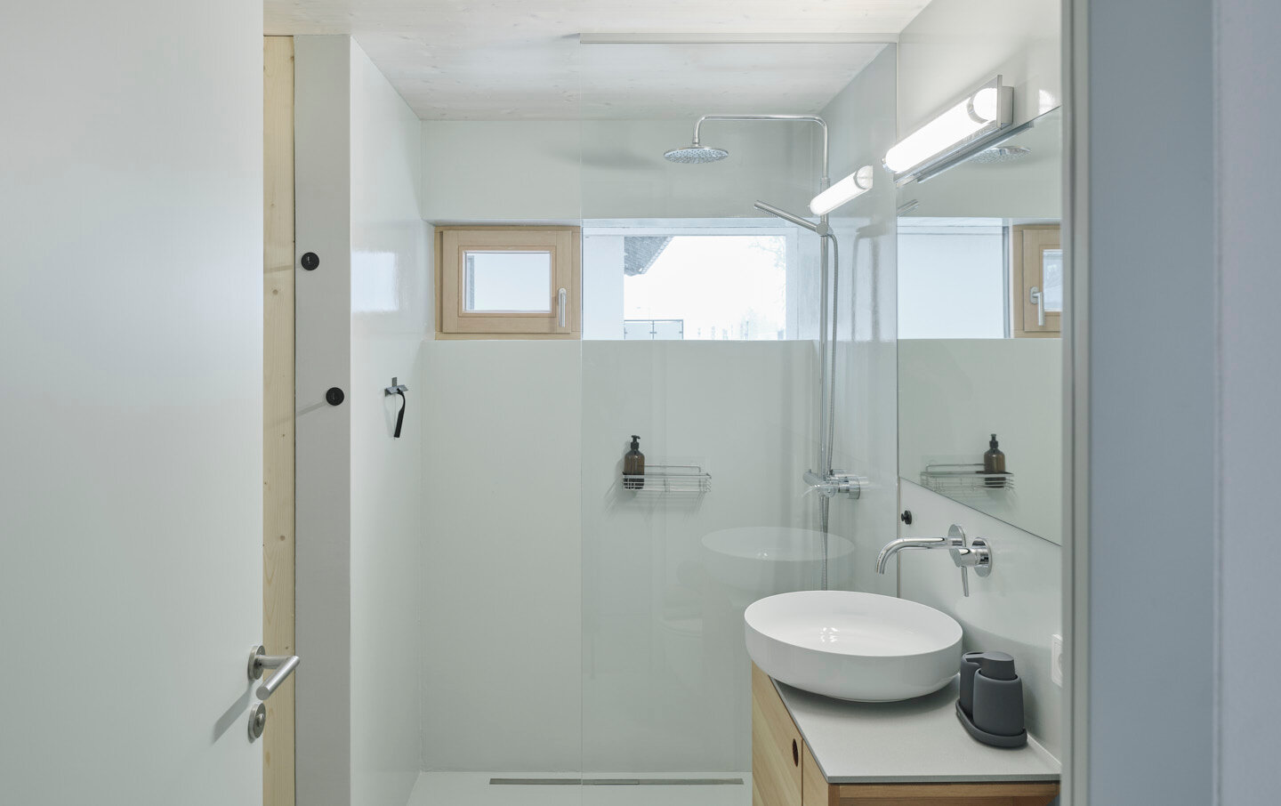 Badezimmer mit Dusche | © David Schreyer