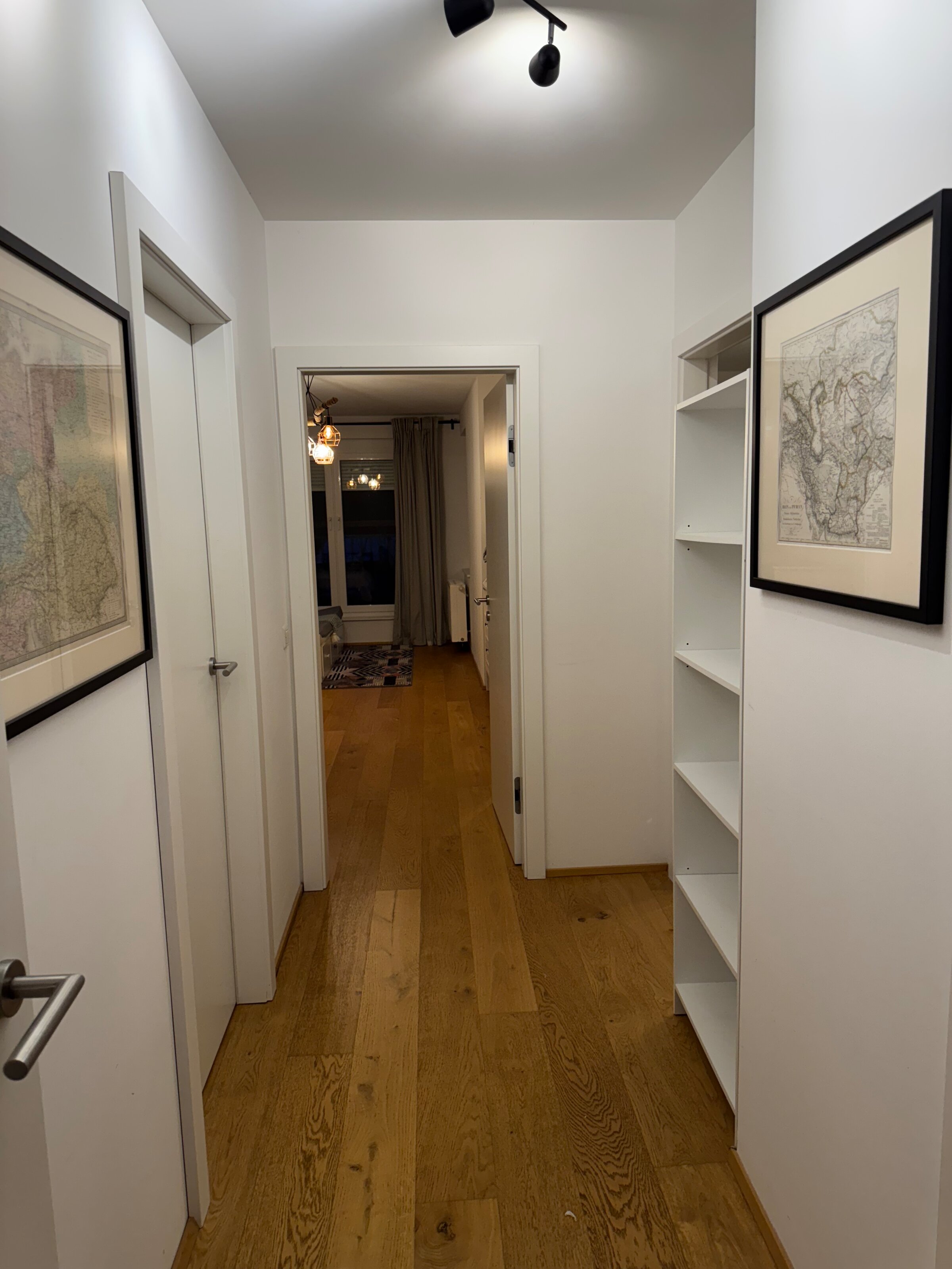 Aisle towards bedrooms