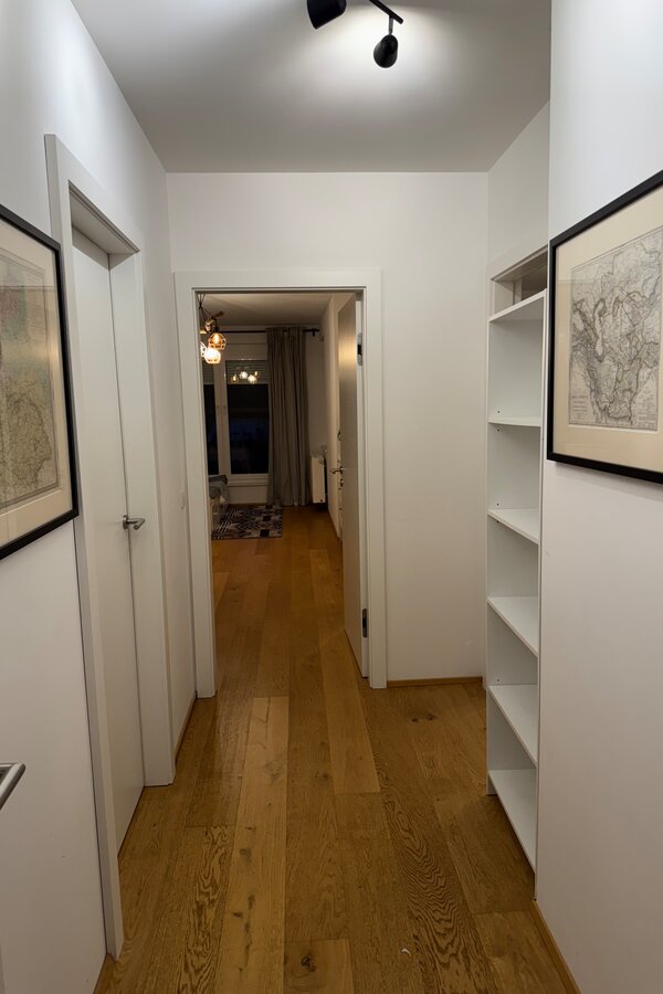 Aisle towards bedrooms