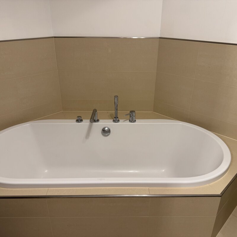 Bathtub 
