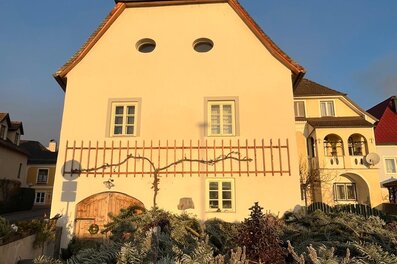 In einem Haus aus dem 15 Jahrhundert trifft Altes auf Modernes | © Das Donauhaus