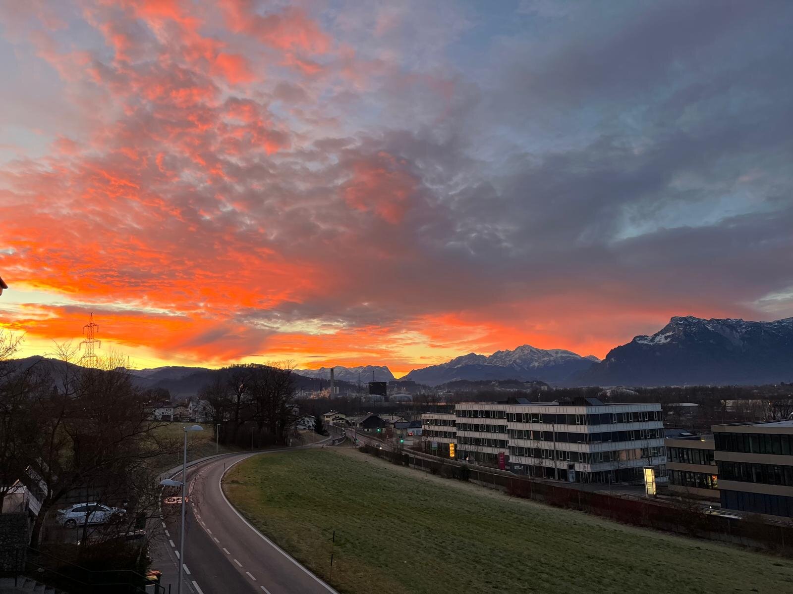 Sunset over the Alps: 2-room apartment for short-term rental in Bergheim – temporary housing for 1 to 6 months.