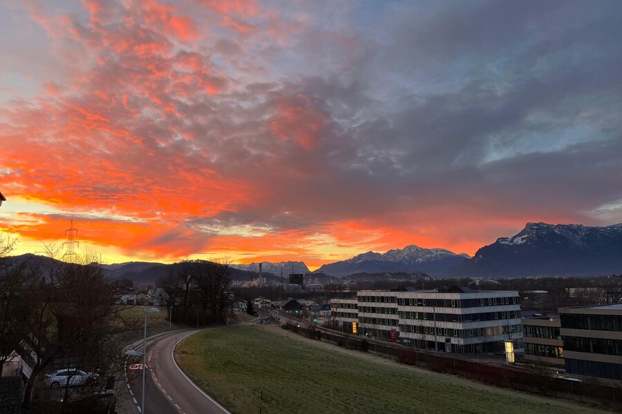 Sunset over the Alps: 2-room apartment for short-term rental in Bergheim – temporary housing for 1 to 6 months.