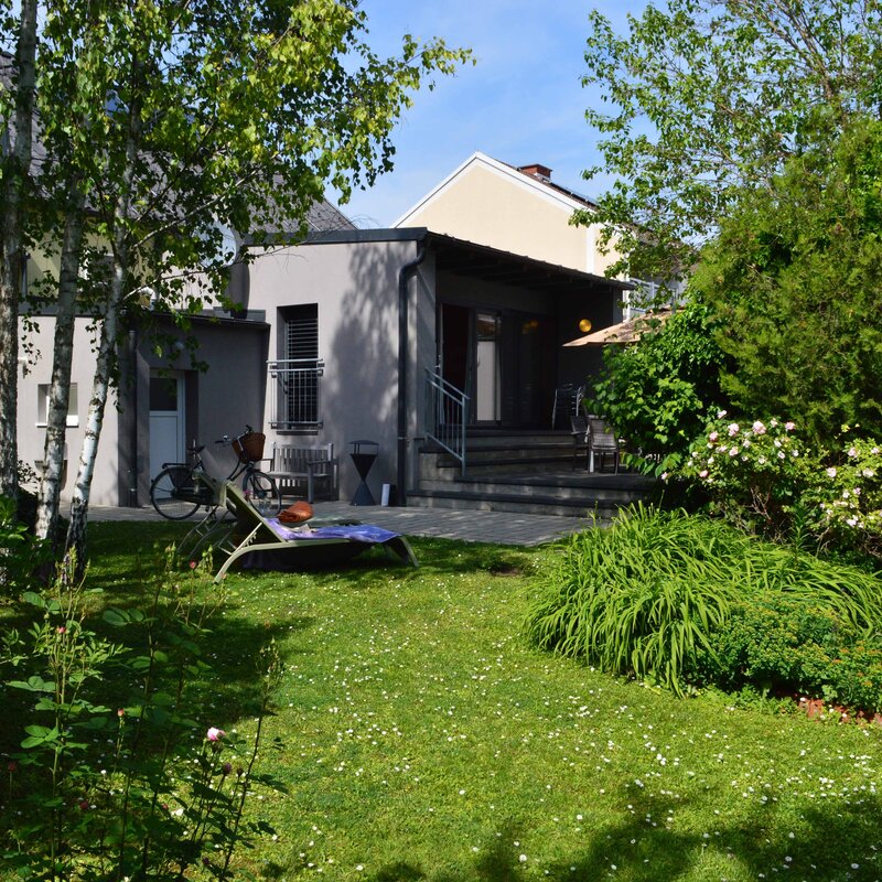 Exclusiv garden with look to the terrace