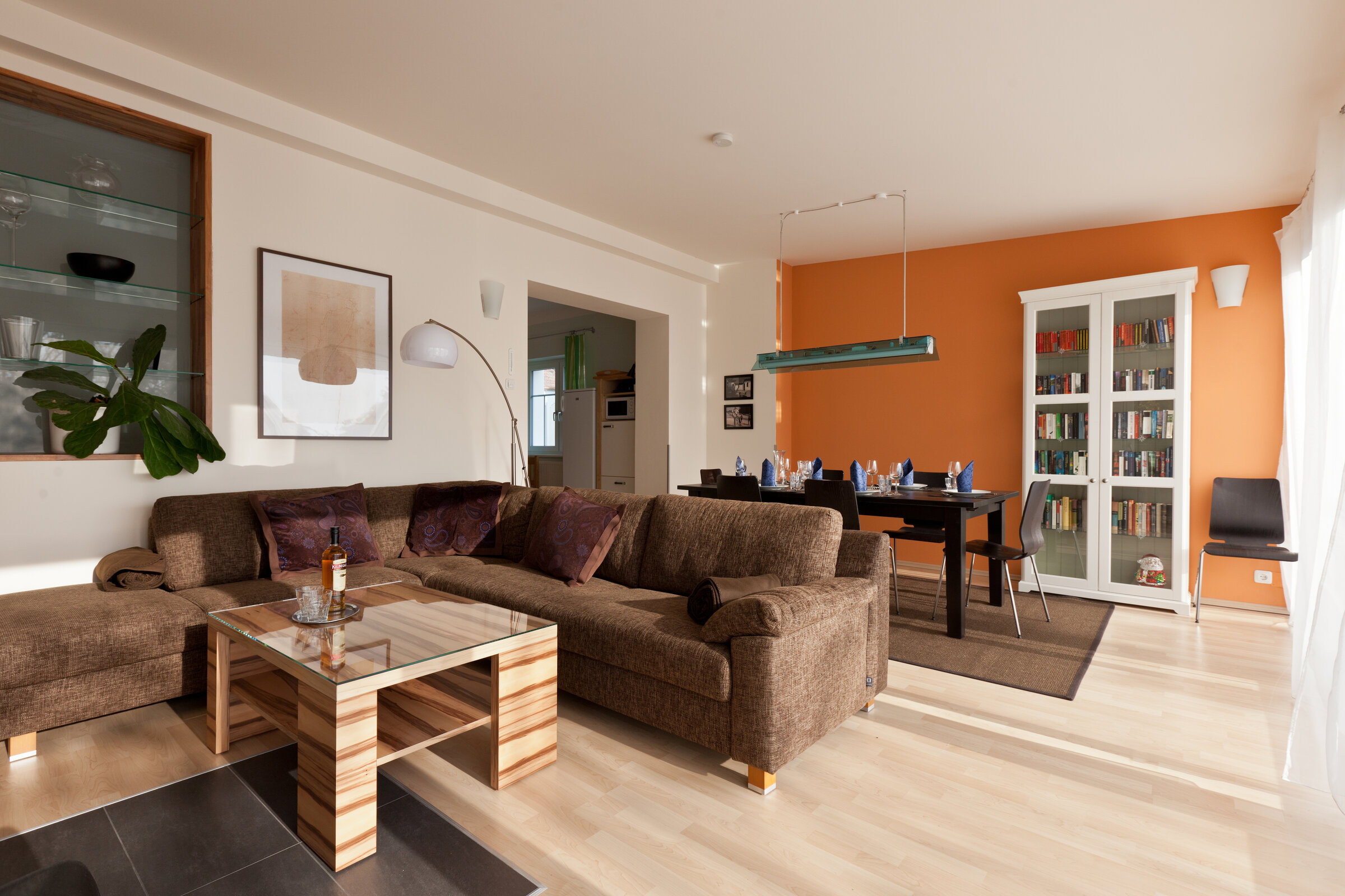 livinghroom suite and dining table