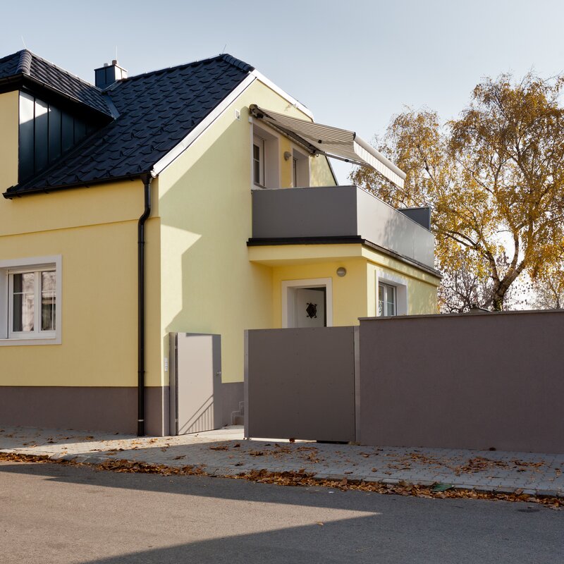 Das Studio umfasst den ganzen 1. Stock mit Terrasse