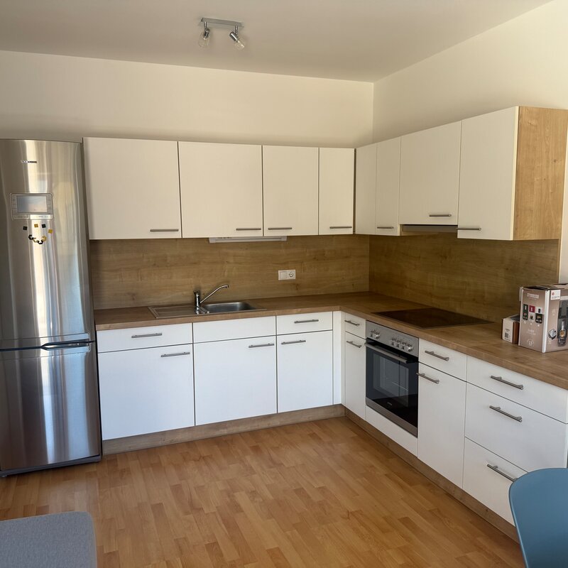 Bright 2-room apartment with modern fitted kitchen – short-term rental & temporary housing for 1 to 6 months in Reith i.A. | © 2025
