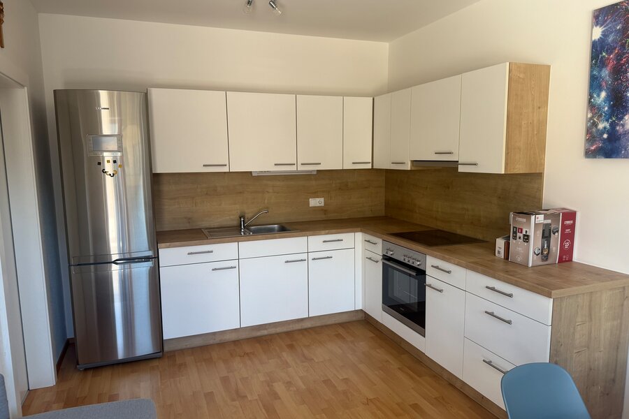 Bright 2-room apartment with modern fitted kitchen – short-term rental & temporary housing for 1 to 6 months in Reith i.A. | © 2025