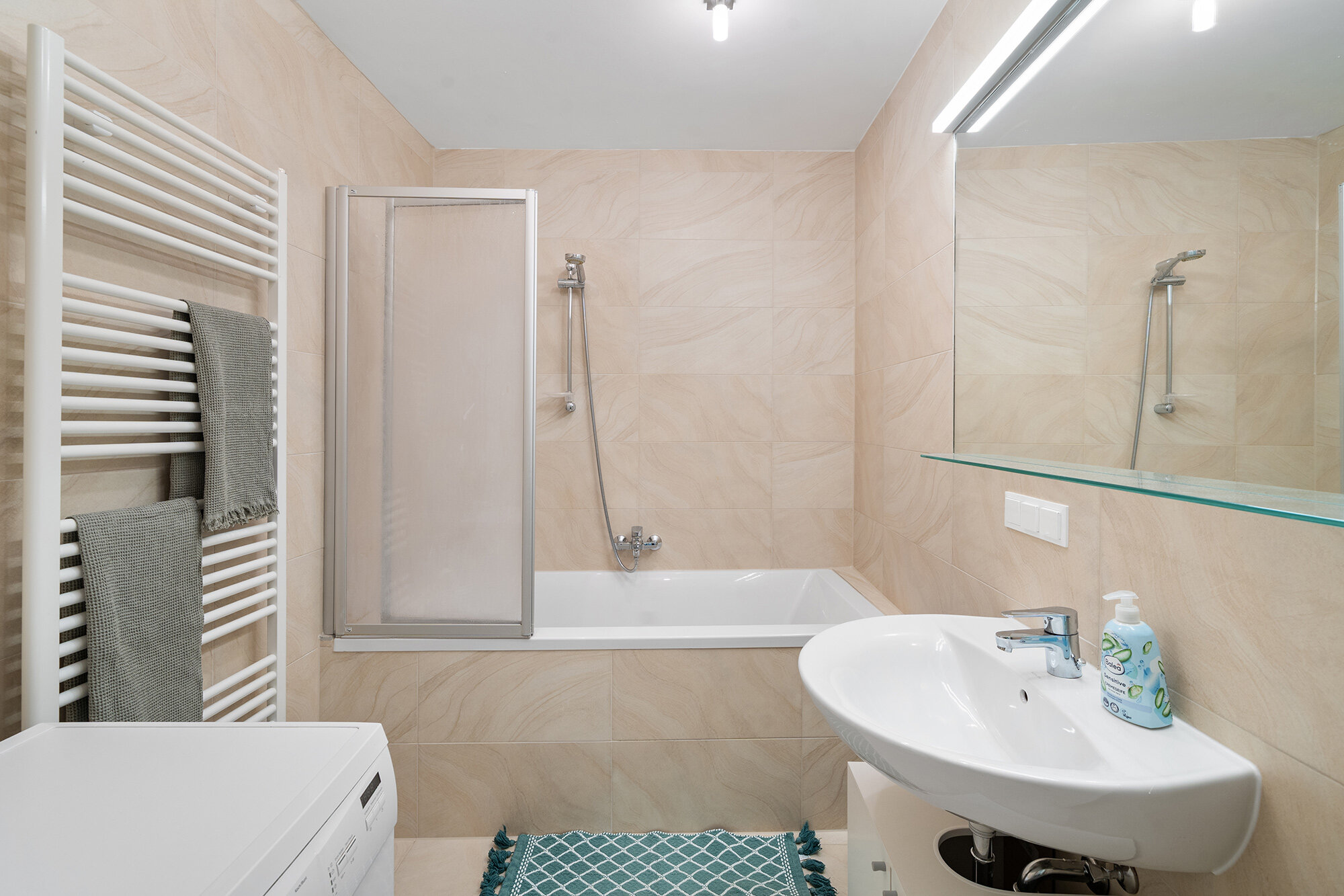 Waschmaschine, Badewanne