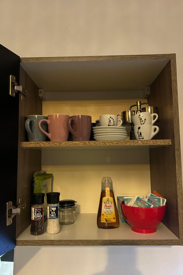 Kitchen - Cups and Italian Espressocooker